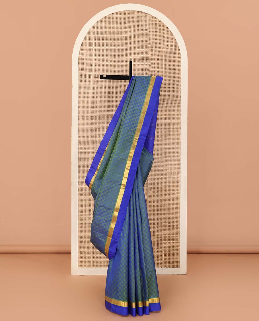Blue paiyadi kattam Kanchipuram silk saree, contrast border of muthu, and vanki designs, and zari striped pallu