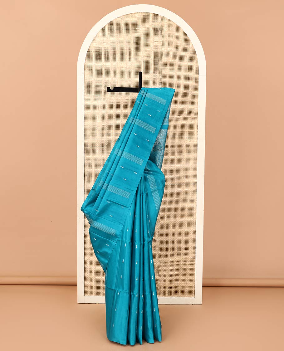 Borderless blue stripes and muniya motifs woven soft silk saree, self-pallu of paiyaadi kattam design