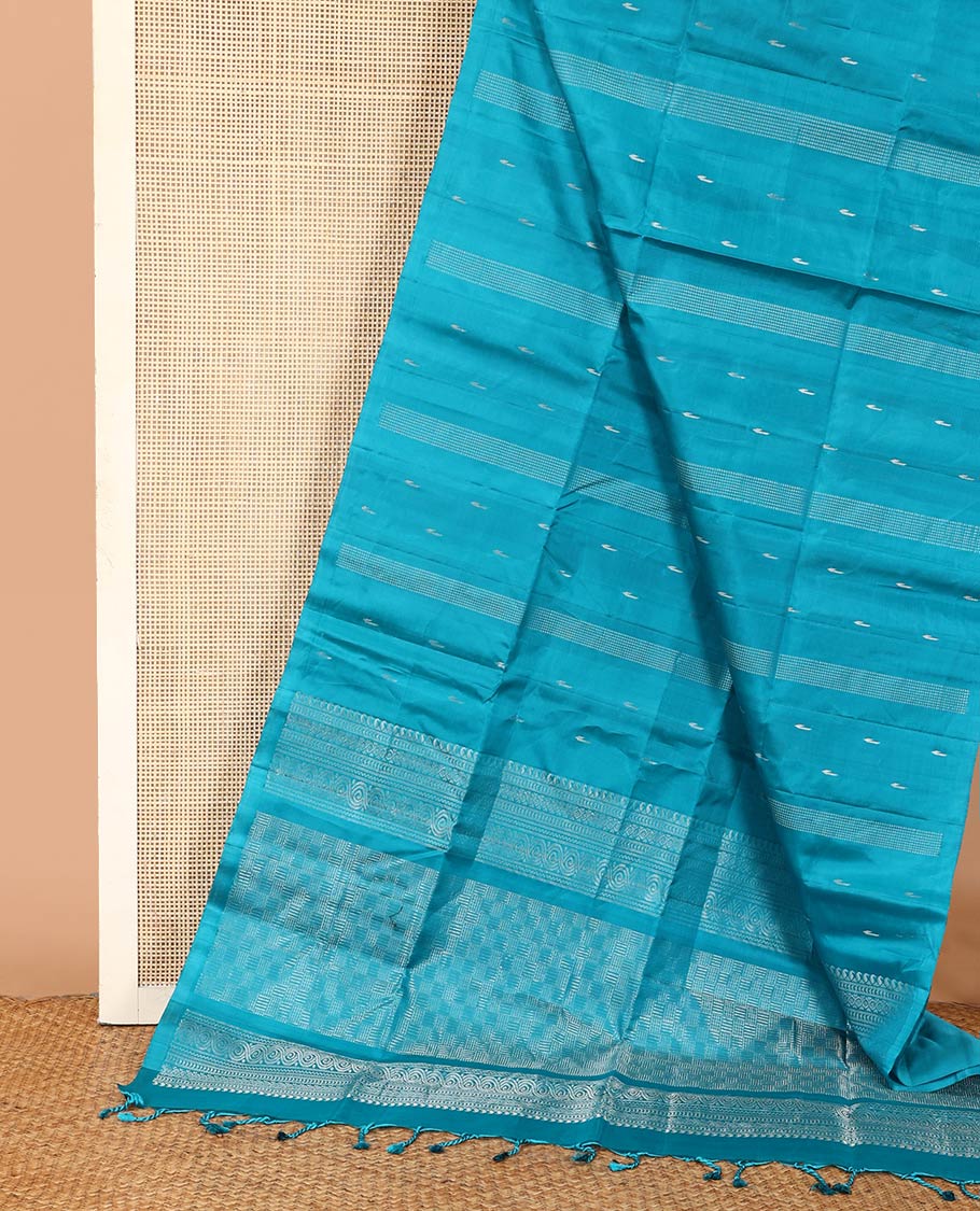 Borderless blue stripes and muniya motifs woven soft silk saree, self-pallu of paiyaadi kattam design