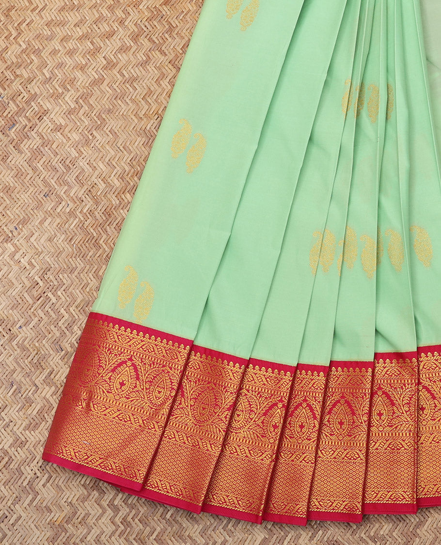 Green Budget Silk Saree, Delicately Woven with Zari Buttas, Complemented by a Contrast Traditional Border, Jaal Pallu, and a Contrast Blouse