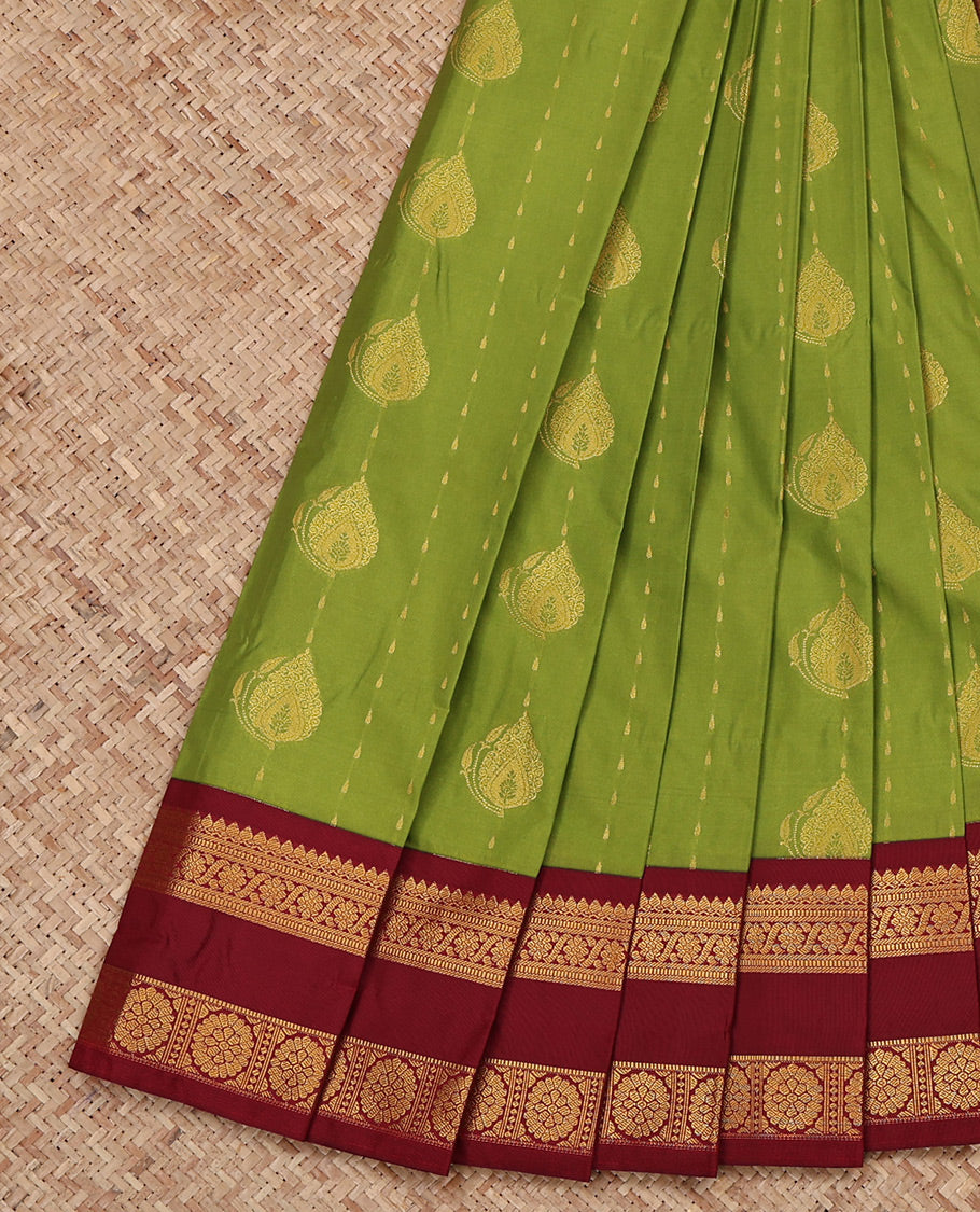 Green Budget Silk Saree, Showcasing Zari Buttas All Over Its Body, Complemented by a Contrast Traditional Zari Design Rettai Pettu Border, Grand Pallu, and Paired with a Contrast Blouse
