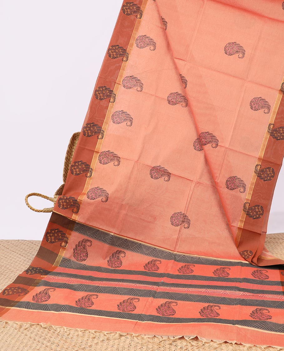 Orange paisley motifs Coimbatore cotton saree, contrast paieley motifs border & pallu of paisleys