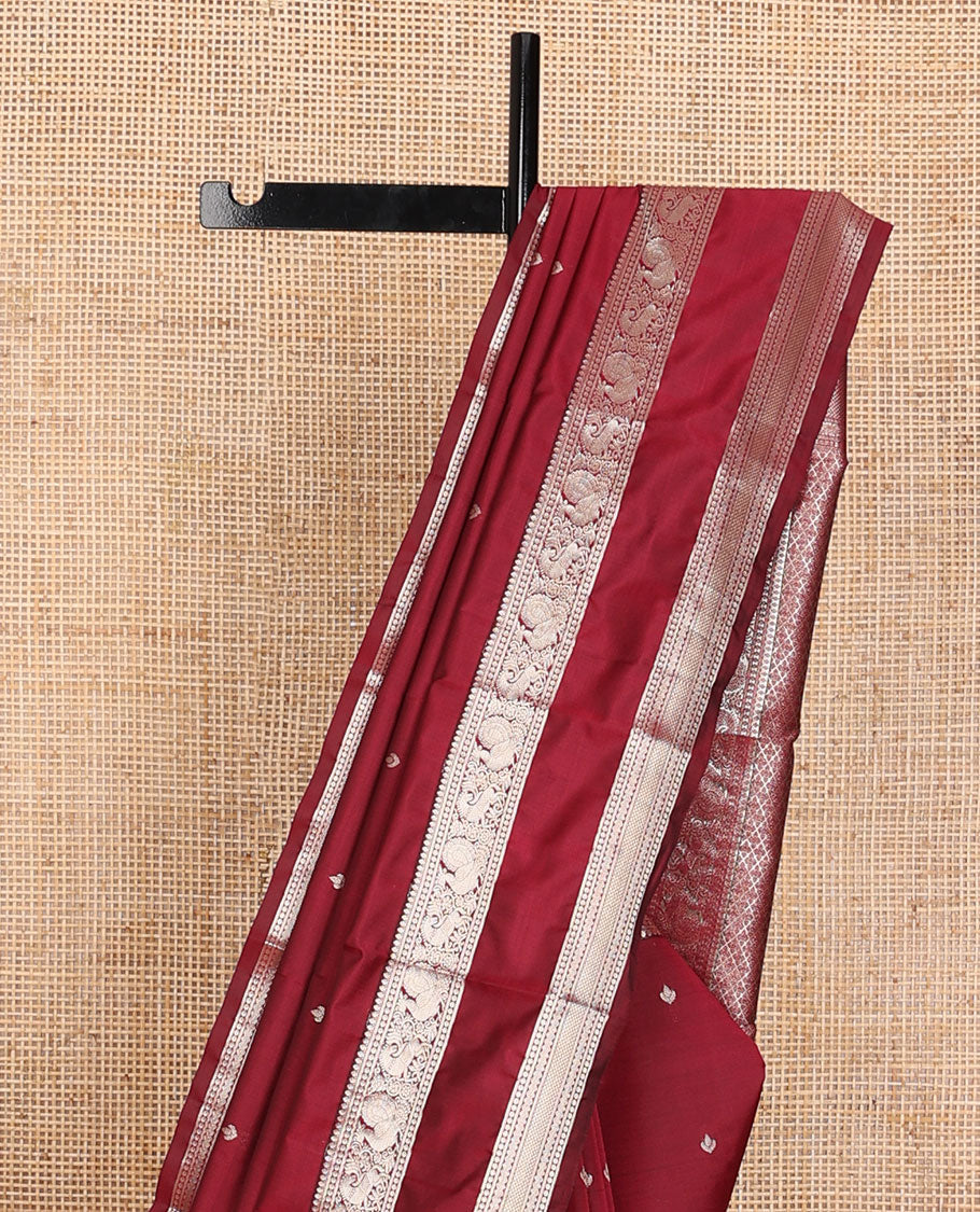Maroon buttas Vasundhara elite silksaree, jaal pallu & border of thilakam,banaras,paisa,rettai neli,mayil kann,mayil & yaali
