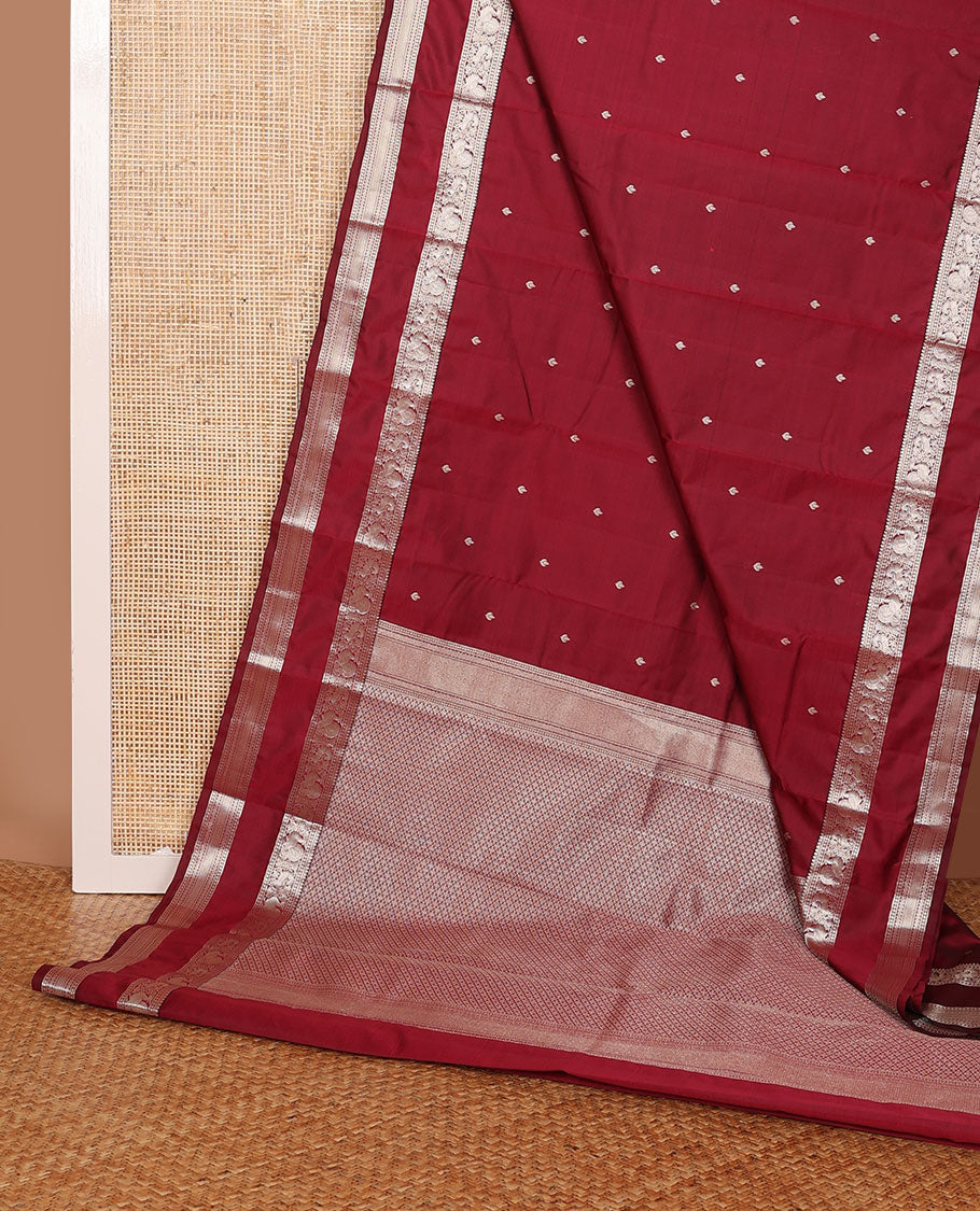 Maroon buttas Vasundhara elite silksaree, jaal pallu & border of thilakam,banaras,paisa,rettai neli,mayil kann,mayil & yaali