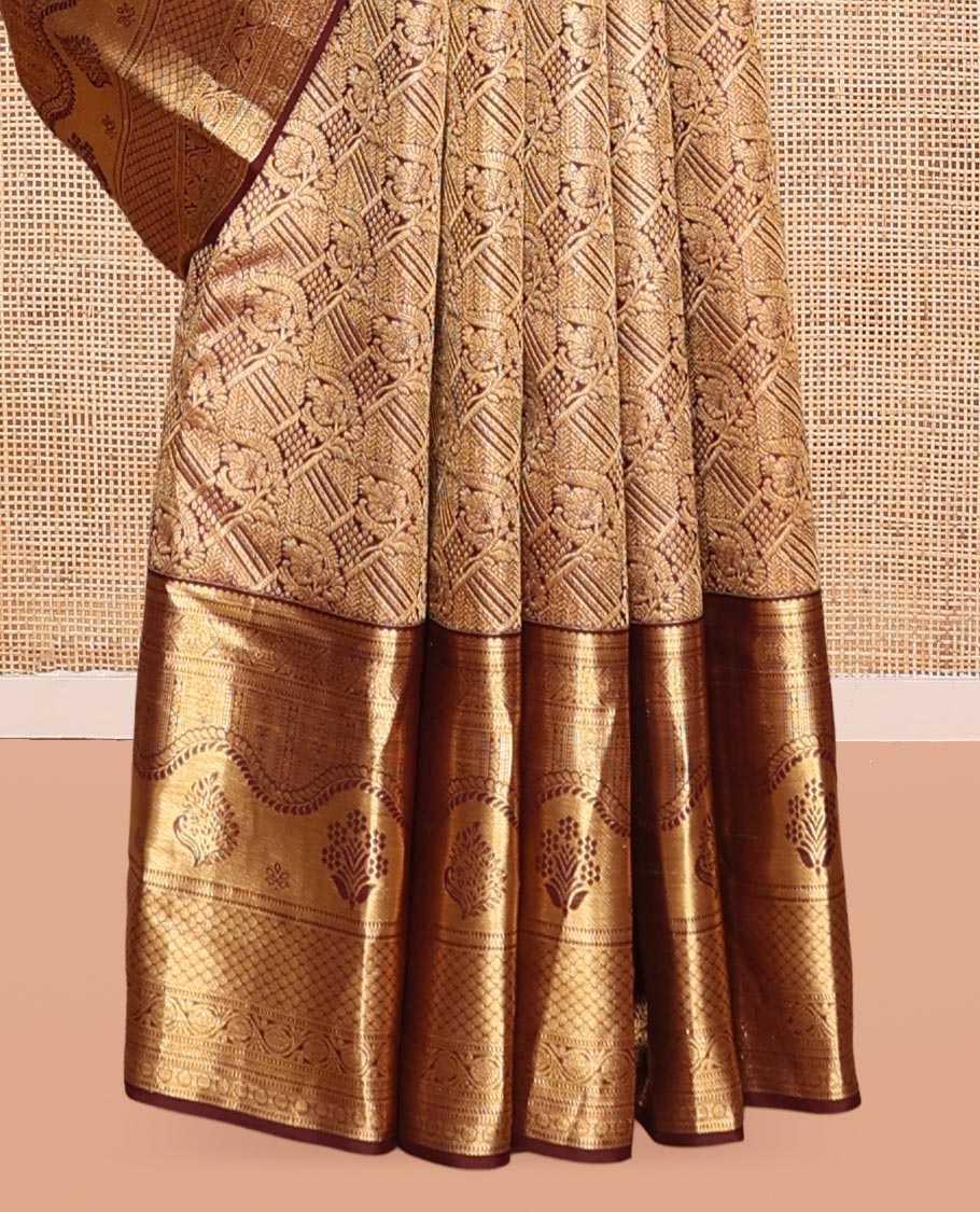 Brown Kanchipuram Wedding Silk Saree, Meticulously Crafted with Jacquard Design, a Zari Border of Traditional Designs, Grand Pallu, and a Matching Blouse