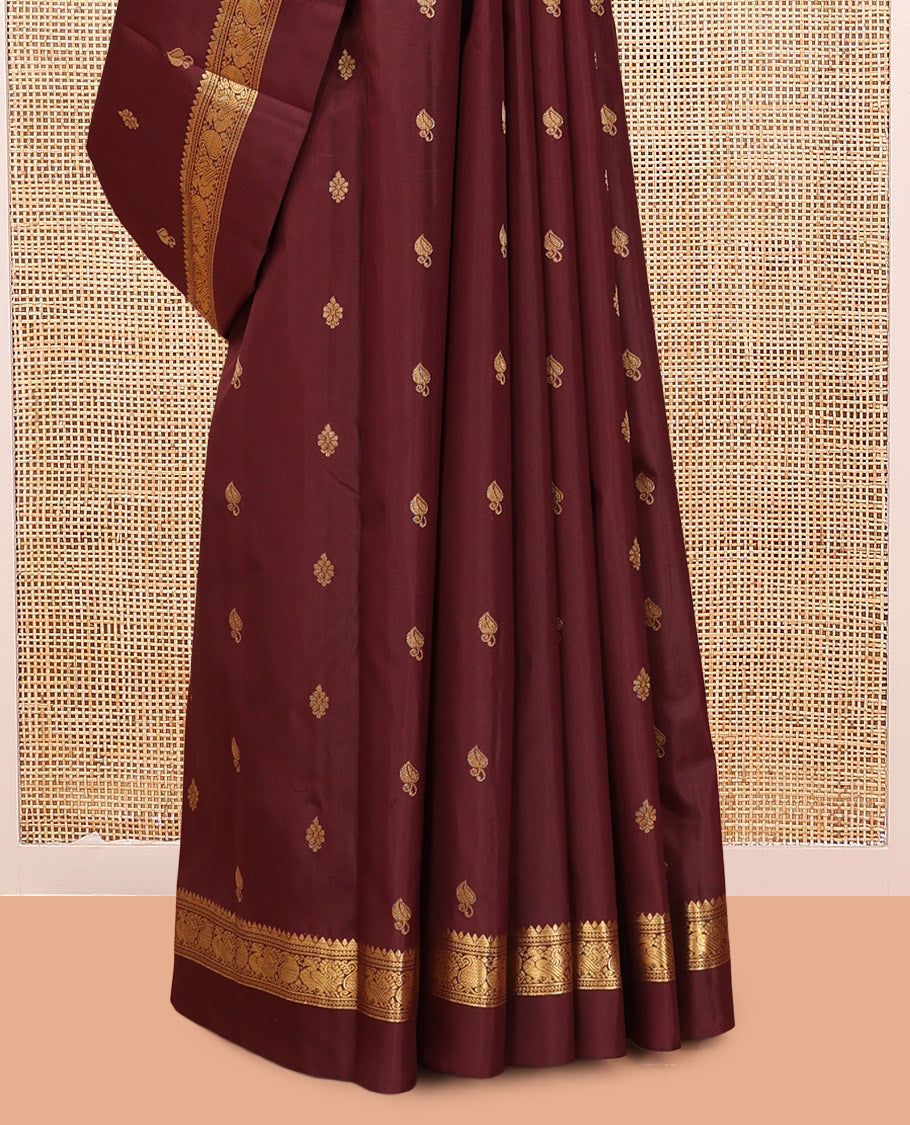 Maroon Vasundhara Silk Saree, Woven with Zari Buttas, a Zari Kaal Eragina Border of Rekku, Neli, Manga, and Mayil Designs, Grand Pallu, and a Matching Blouse