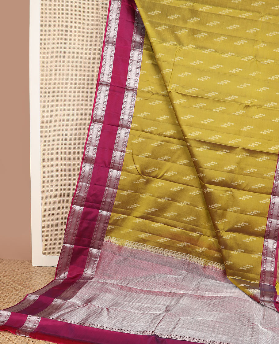 Green zari buttas vasundhara silk mix saree, contrast jaal pallu & rettai pettu border of rekku,muthu,poun & banaras designs