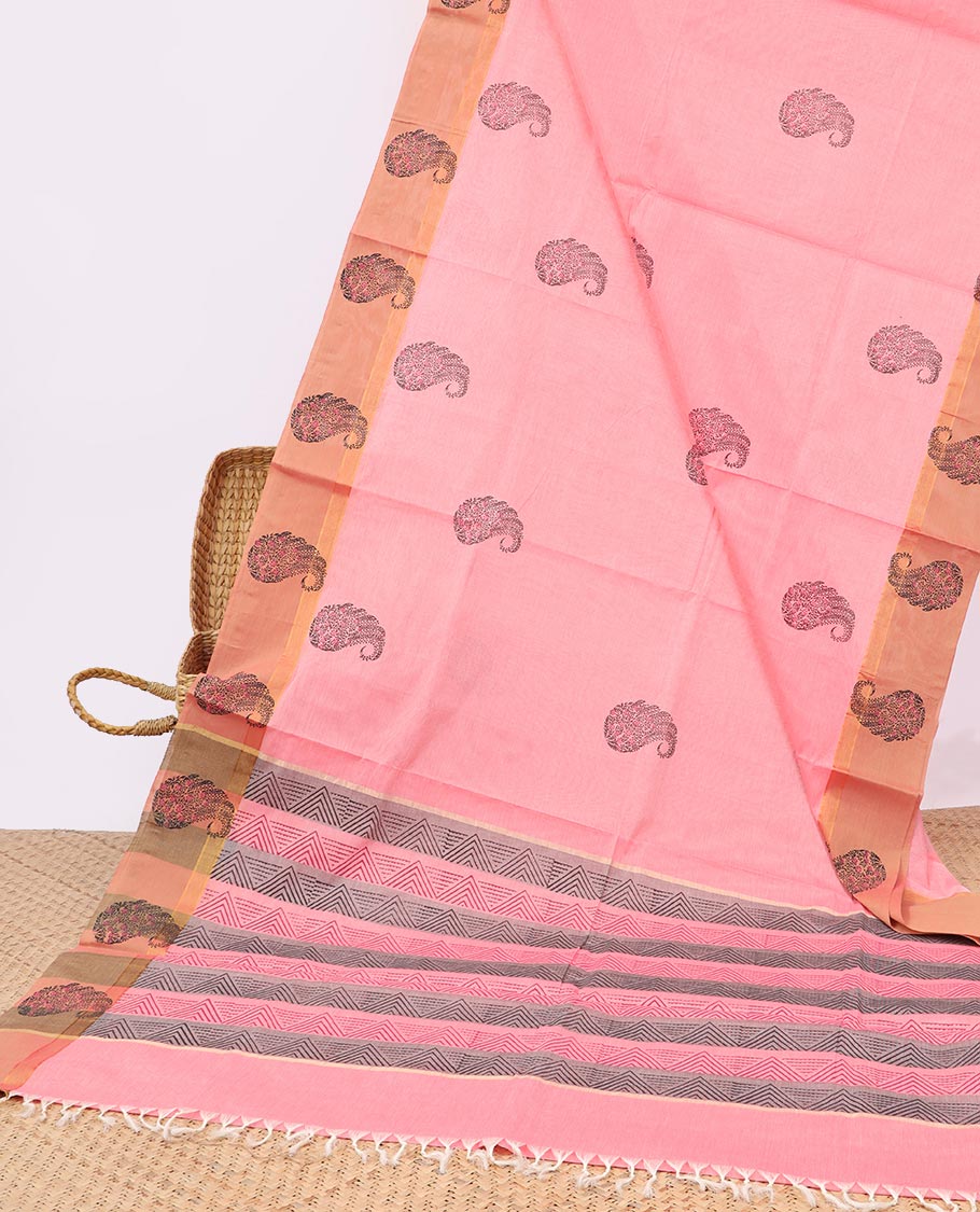 Pink paisley motifs Coimbatore cotton saree, contrast paieley motifs border & pallu of paisleys