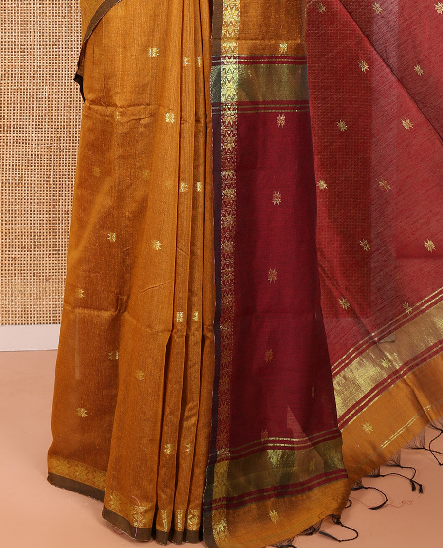 Mustrad Kota Cotton Saree Decked Up with Star-Style Zari Motifs All Over Its Body, Complemented by a Self-Border of Star Motifs, a Captivating Contrast Pallu of the Same Star Motifs, and a Contrast Blouse