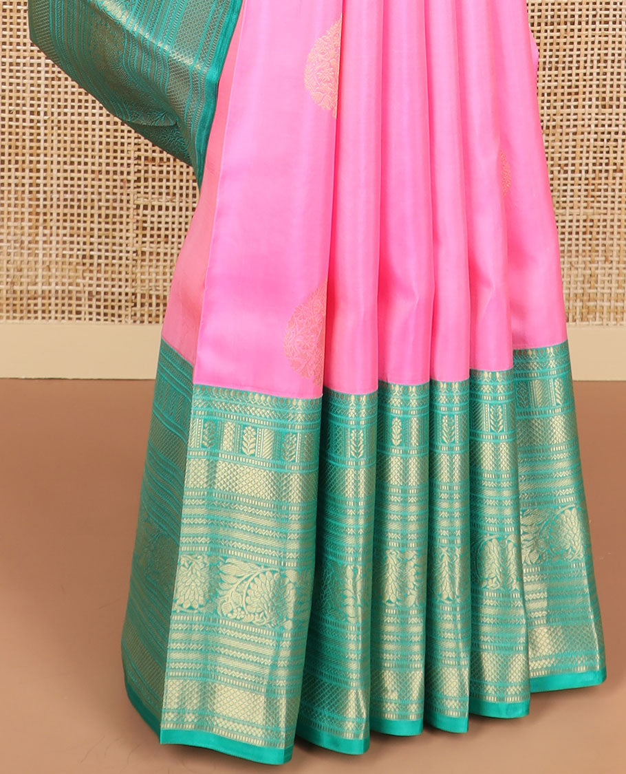 Pink floral buttas silk saree with contrast border of thilakam mokku, muthu, ara maadam, kodi visiry design & paisley, floral design pallu