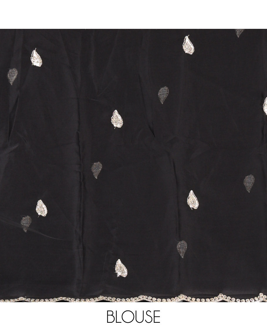 Mauve Rangoli Chiffon Saree, Finely Crafted with Floral Embroidery Motifs on Its Body, Scallop Embroidered Border, Embroidered Pallu, and Paired with a Contrast Blouse