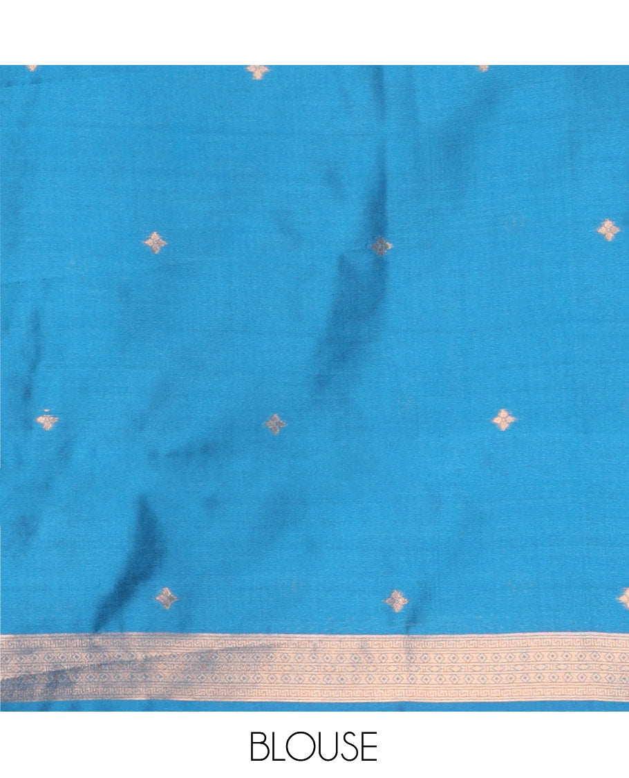 Purple Art Kanchi Silk Saree, Adorned with Vaira Oosi and Zari Buttas, a Traditional Zari Border, Contrast Jaal Pallu, and a Contrast Blouse