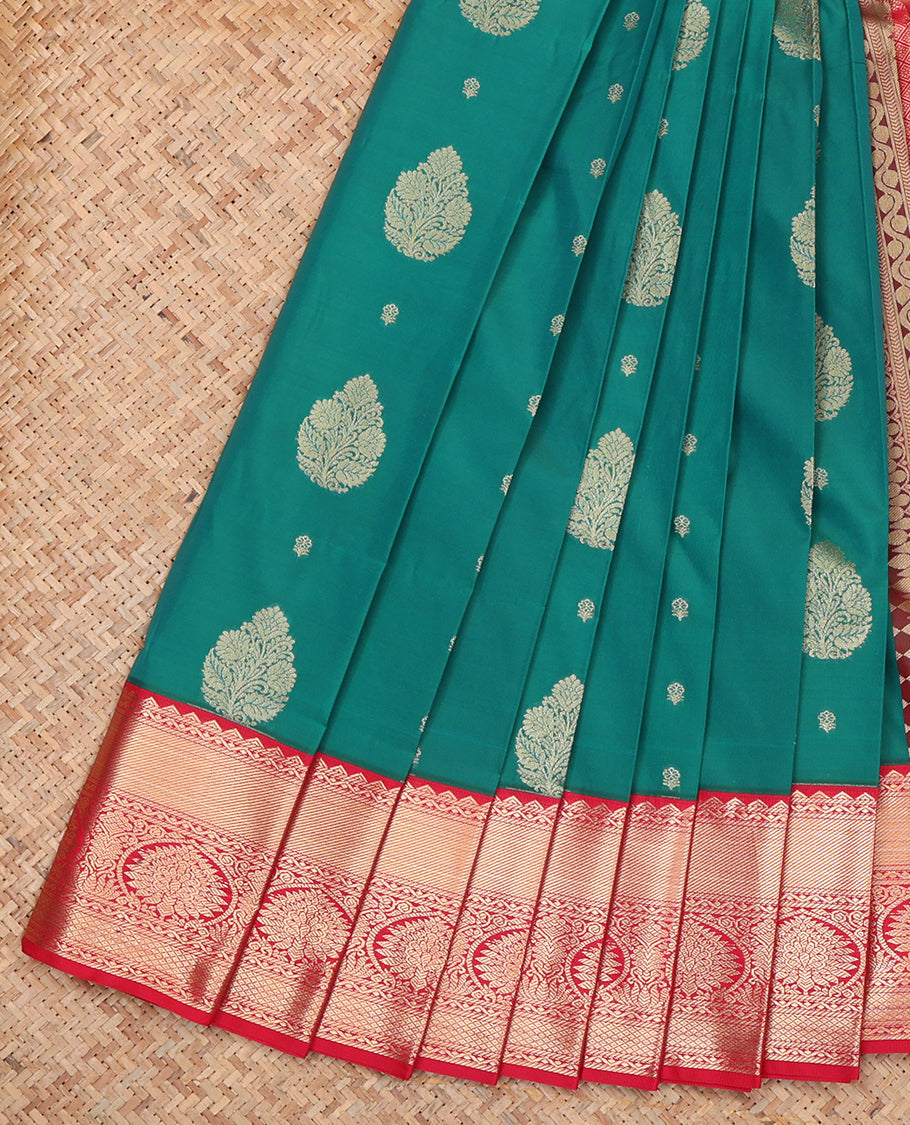 Green Budget Silk Saree, Woven with Zari Buttas, Complemented by a Contrast Traditional Zari Border, Grand Jaal Pallu, and Contrast Blouse
