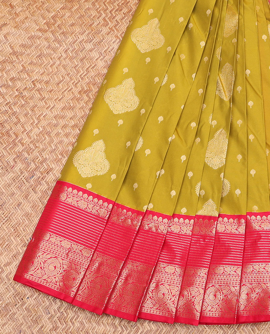 Green Budget Silk Saree, Ornamented with Zari Buttas, Complemented by a Contrast Traditional Zari Border, Grand Jaal Pallu, and a Contrast Blouse
