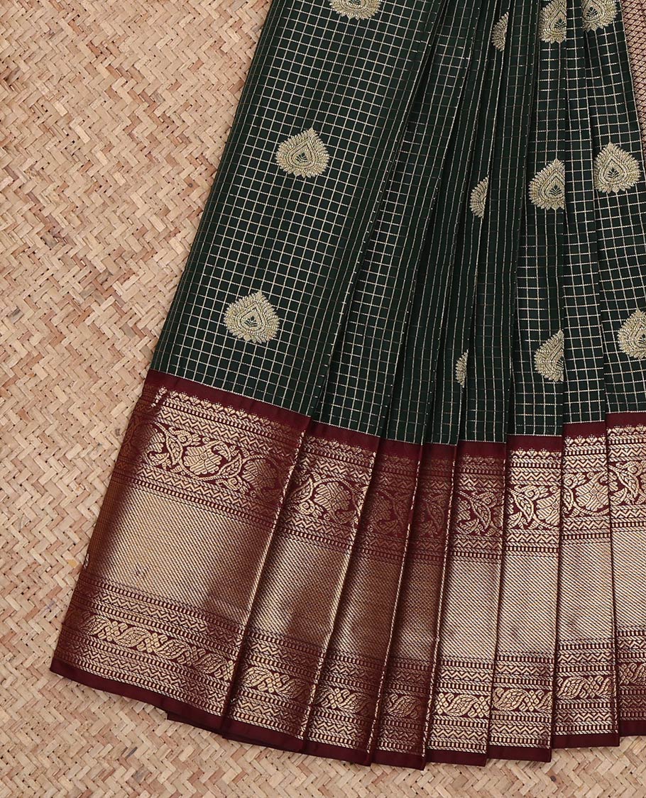 Green Budget Silk Saree, Detailed with Zari Buttas and Zari Checks on Its Body, Complemented by a Contrast Traditional Zari Design Border, Grand Jaal Pallu, and Paired with a Contrast Blouse