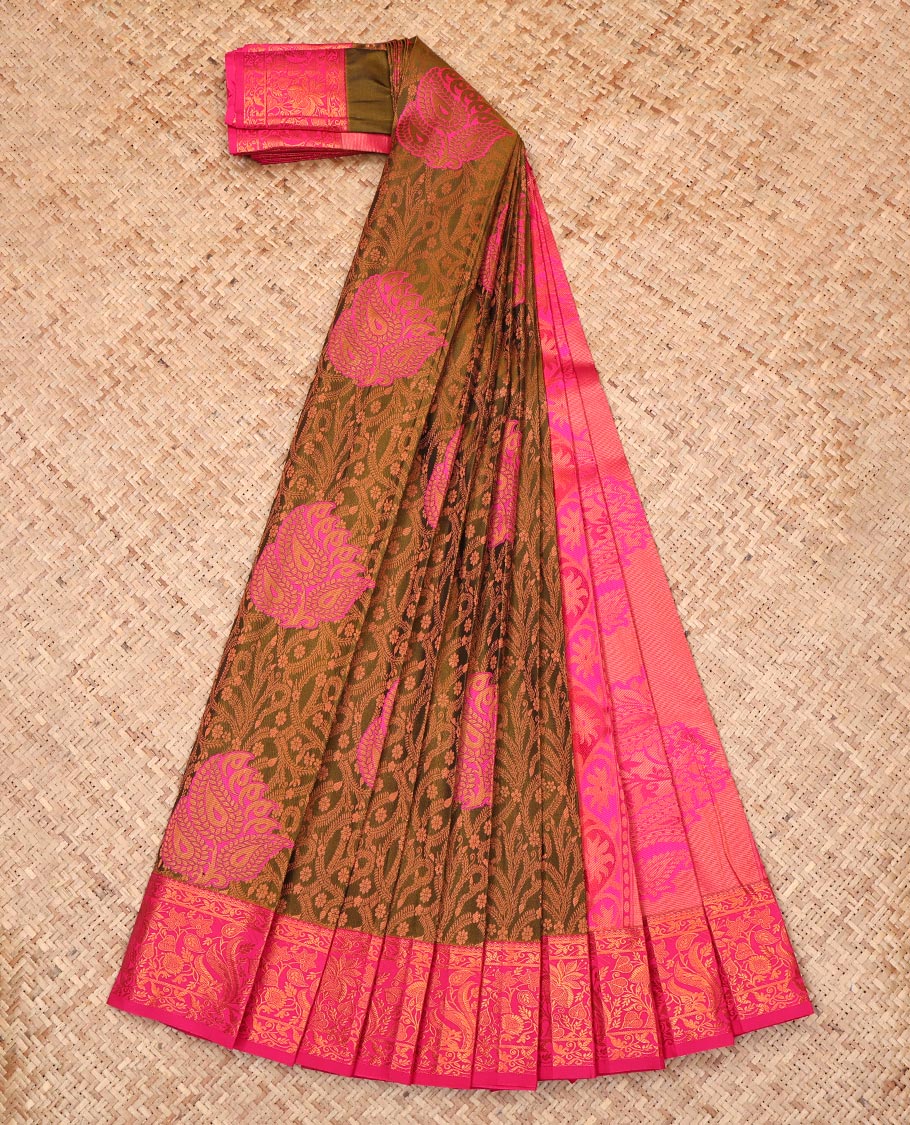 Green Budget Silk Saree, Finely Crafted with Jacquard Design, Complemented by a Contrast Floral Zari Border, Grand Pallu, and a Contrast Blouse