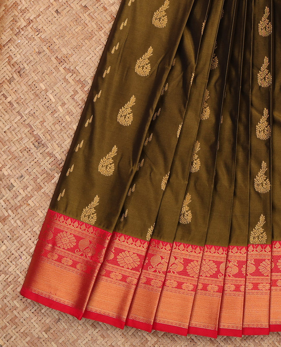 Brown Budget Silk Saree, Crafted with Zari Buttas, a Contrast Traditional Zari Border, Grand Pallu, and a Contrast Blouse