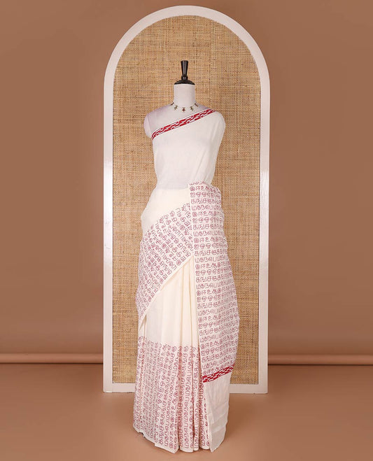 Borderless half-white and red Tamil letters printed Sungudi cotton saree with contrast Tamil letters printed blouse