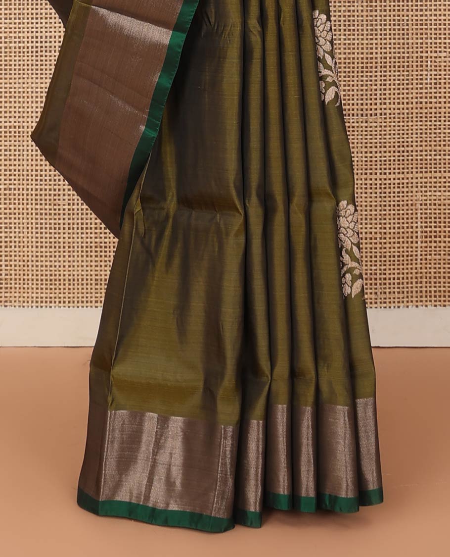 Green floral zari buttas Uppada saree, contrast bavanji border, and ogee patterned pallu