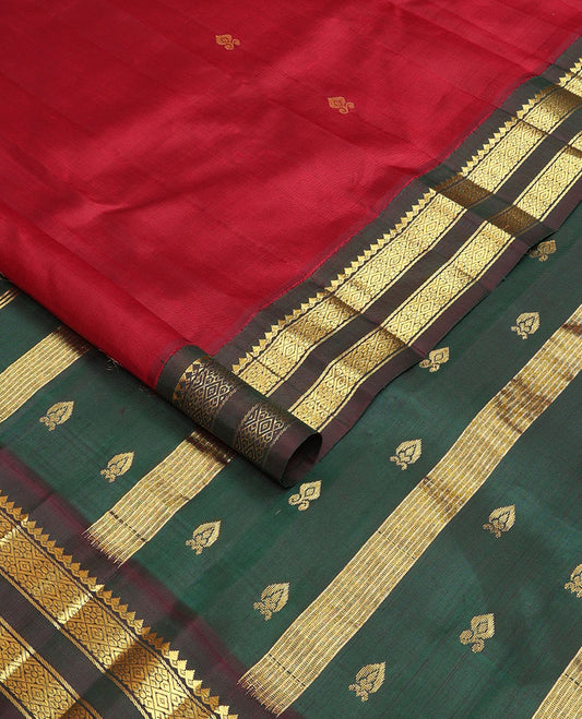 Maroon zari buttas Kanchipuram silksaree, contrast one-sided korvai border of thilakam mokku & jaal design & zari design pallu