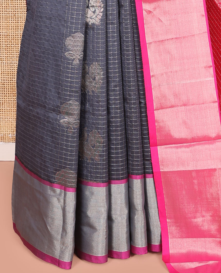 Grey Kuppadam Cotton Saree, Prettified with Butta Enclosed Checks All Over Its Body, Complemented by Bavanji Border, Contrast Pallu of Ogee Patterns, and Paired with a Contrast Blouse