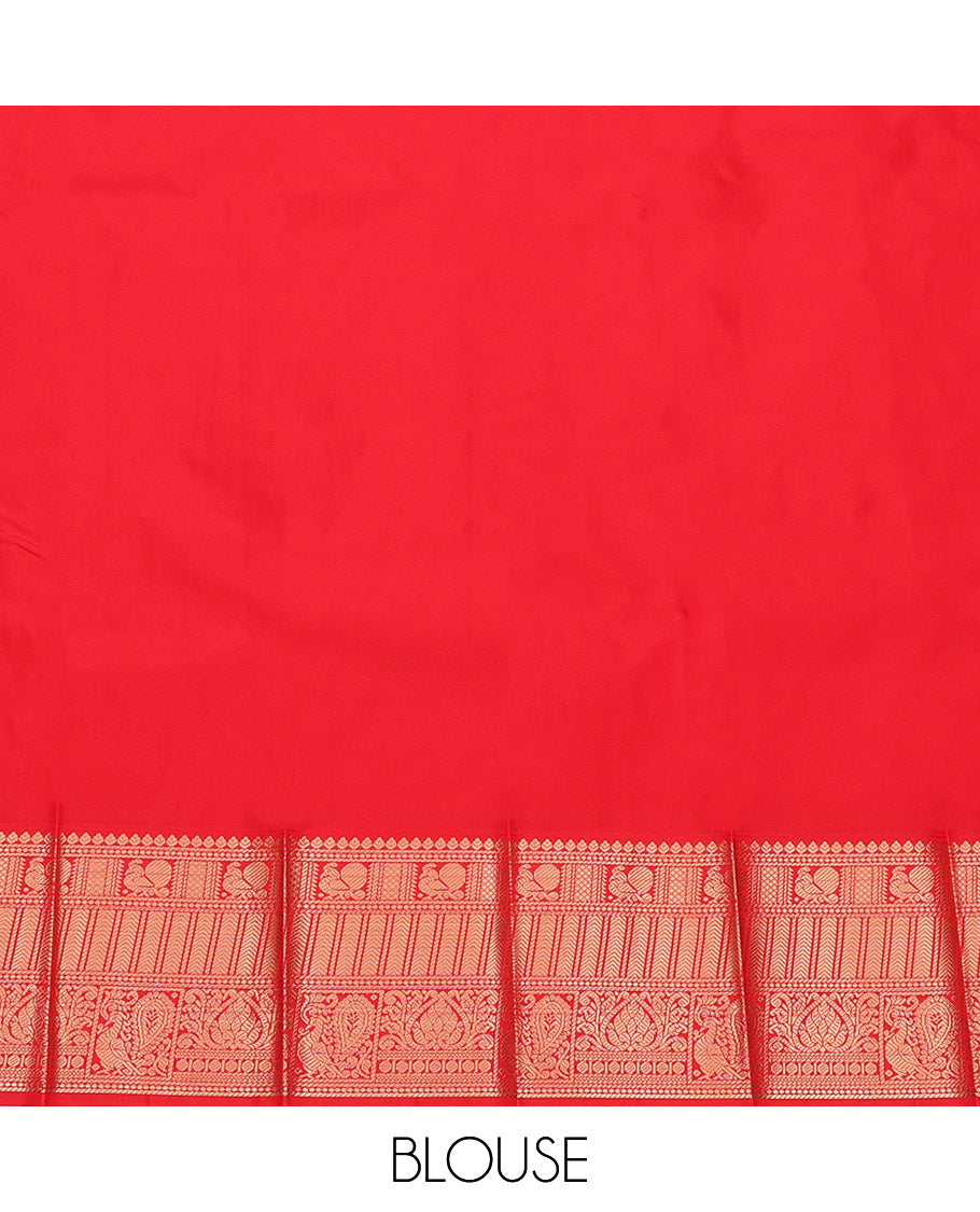 Green Budget Silk Saree, Impeccably Styled with Zari Butta Enclosed Checks, Complemented by a Contrast Traditional Zari Border, Grand Pallu, and a Contrast Blouse