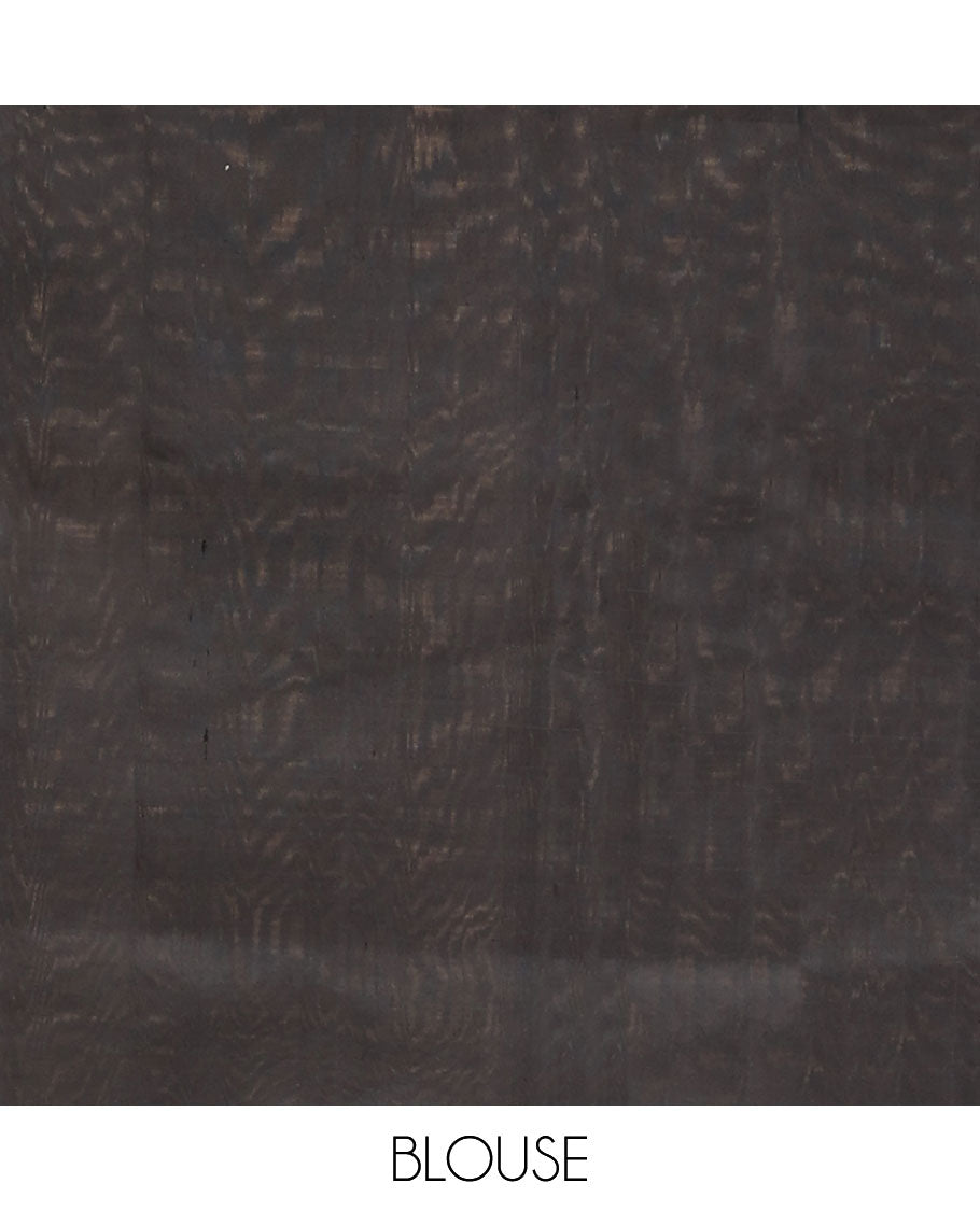 Borderless grey checked, floral design mayuri soft silk saree with zari design pallu