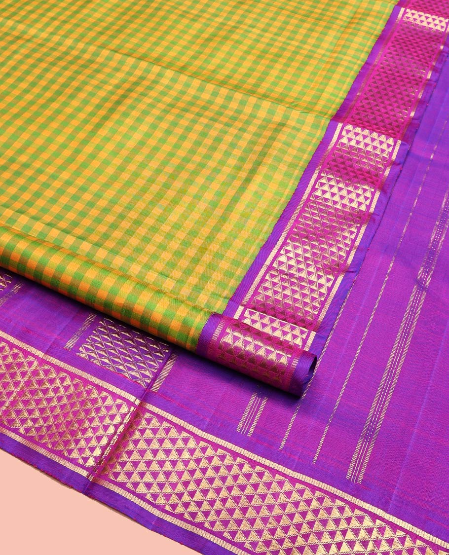 Green Nine-Yard Silk Saree, Spotlighted with Kasa-Kasa Checks, Complemented by Contrast Korvai Ara Maadam Border, Pallu of Ara Maadam Designs, and Contrast Blouse