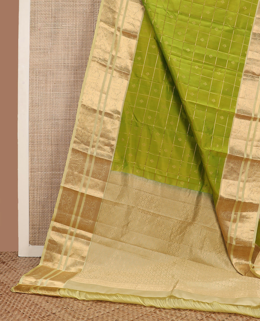 Green Zari Buttas Silk Saree Contrast Border Of Kuyil Kann Banaras And Mayil Designs And Ogee Patterned Pallu