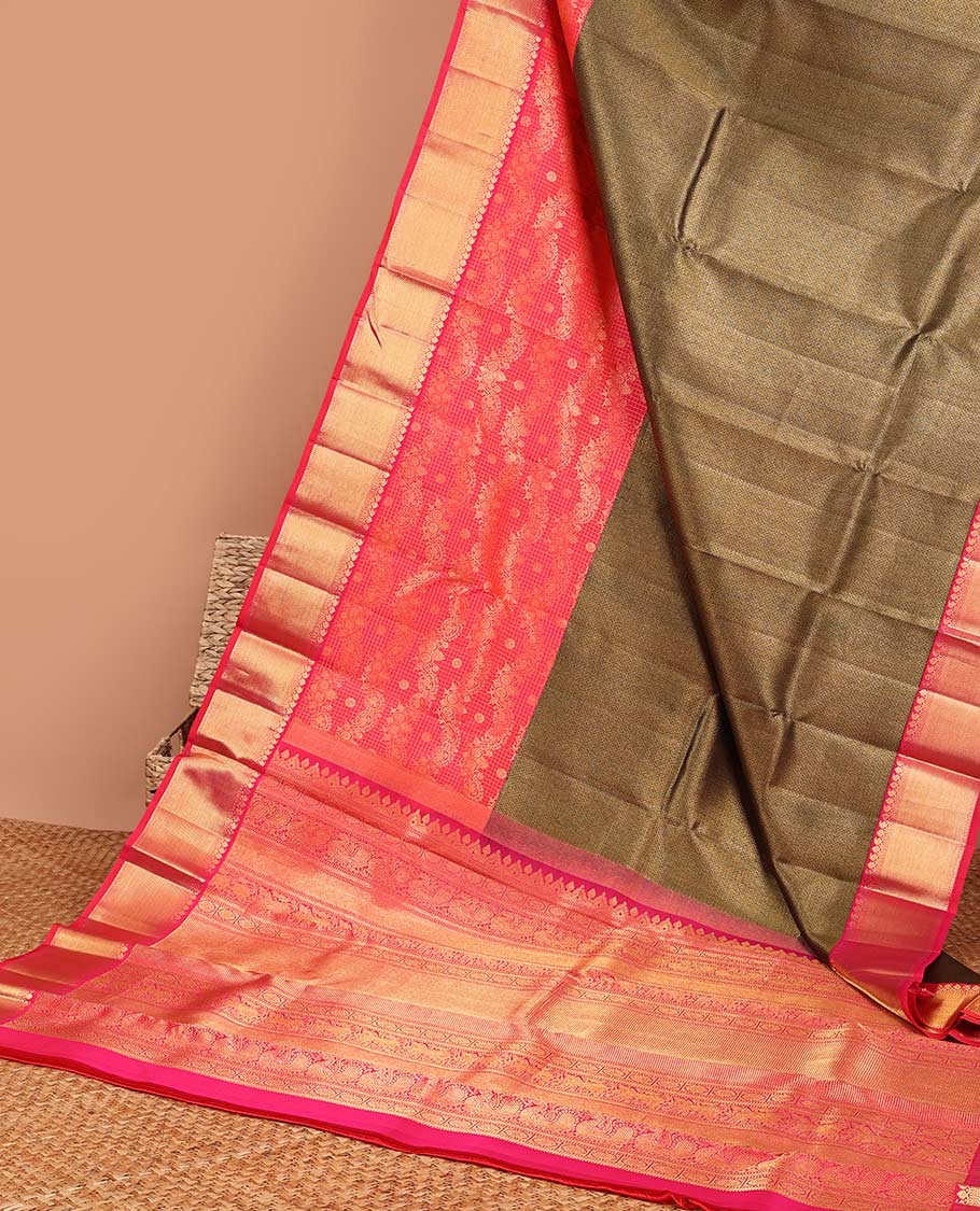 Green& red jacquard wedding silk saree with contrast border of paiselys, banaras design & traditional zari pallu