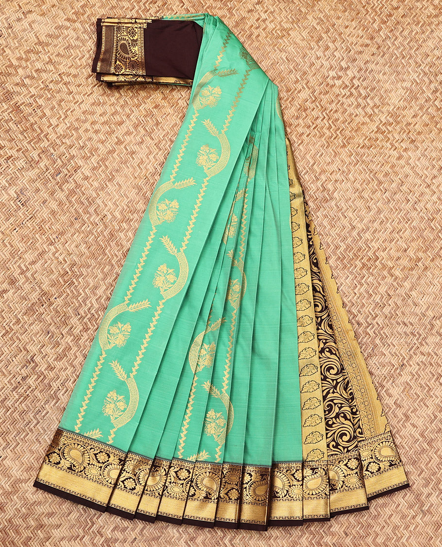 Green Budget Silk Saree, Graced with Zari Designs, Complemented by a Contrast Traditional Zari Border, Intricate Pallu, and a Contrast Blouse