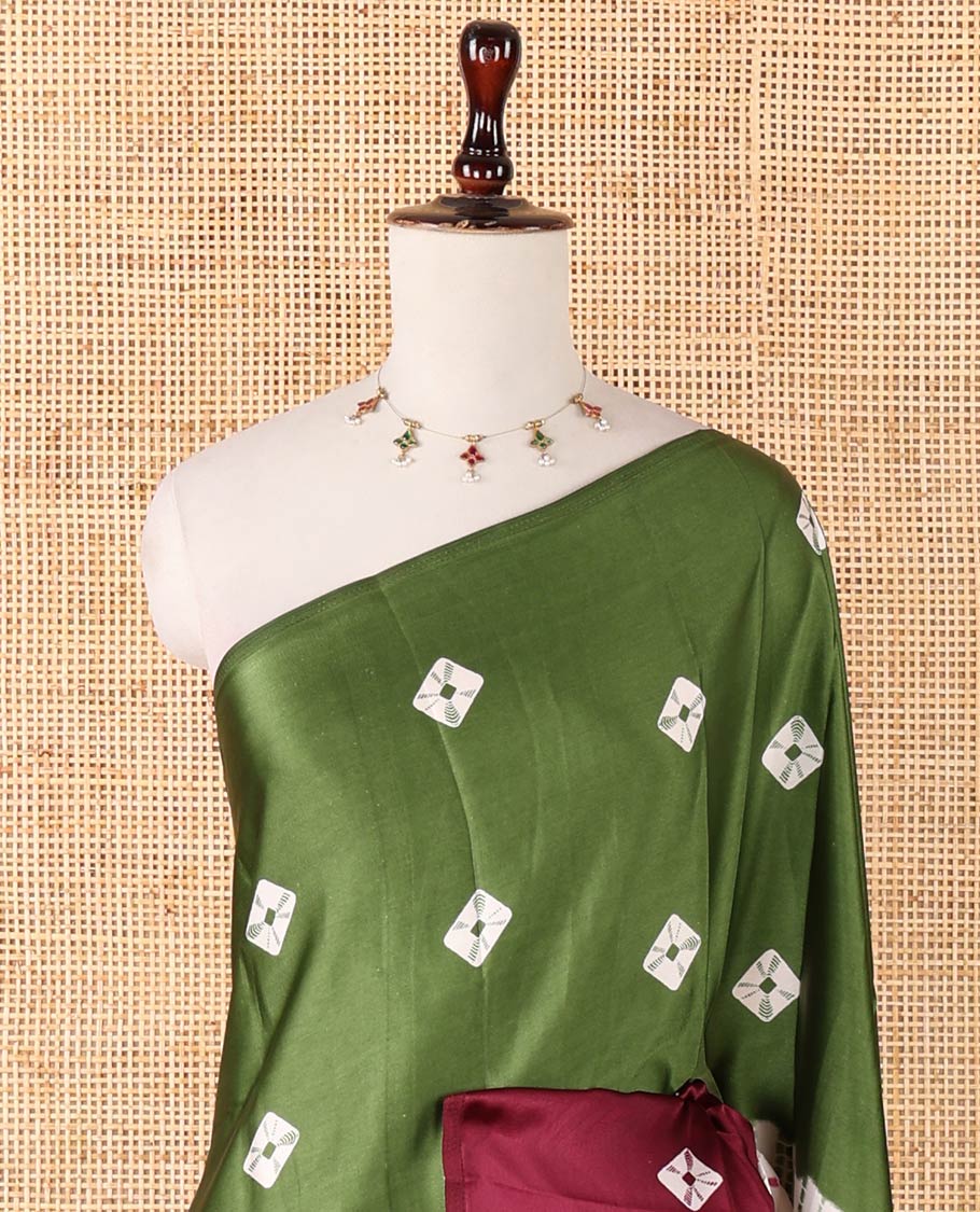 Borderless green, purple & white tri-color dyed & bandhani buttas printed modal satin saree, contrast Shibori-dying pattern blouse