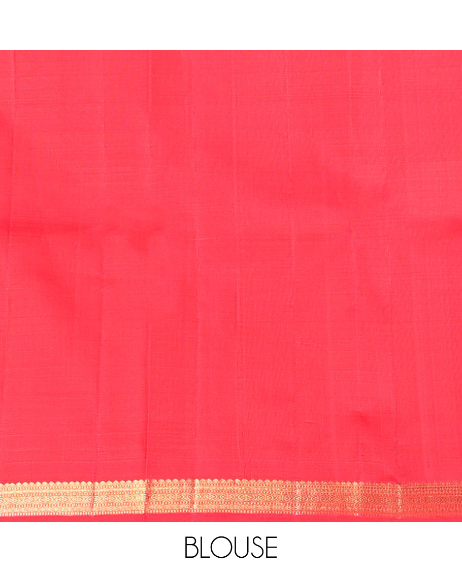 Red checked Kanchipuram silk saree, self-border of thilakam mokku,muthu, diamond & chakram designs & seppu rekku pallu