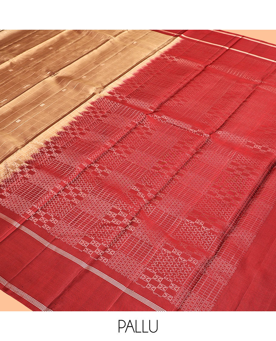 Brown Kanchipuram Silk Saree, Graced with Checks and Geomentric Buttas, Complemented By Contrast Bodi Border, Intricate Jaal-style Pallu, and a Contrast Blouse