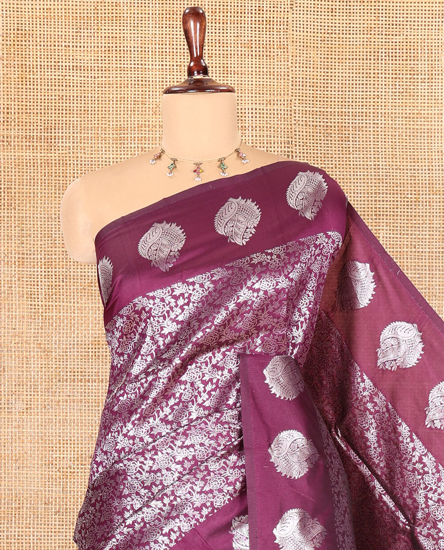 Wine Art Kanchi Silk Saree Features Jacquard Design, a Zari-Motif Border, Contrast Intricate Pallu, and a Contrast Blouse
