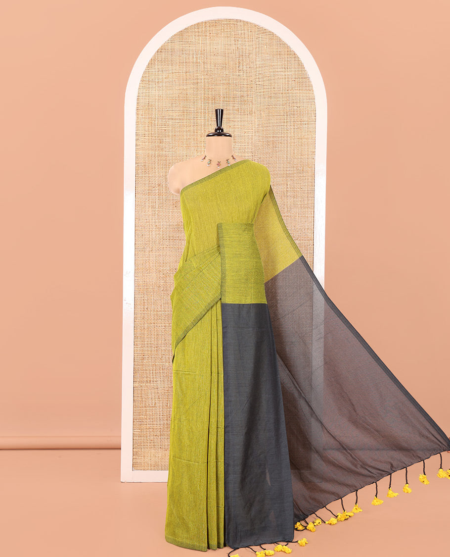 Borderless Leaf Green and Grey Plain Khadi Mul Cotton Saree, Highlighted by Captivating Contrast Colored Pallu, and Paired with a Contrast Blouse
