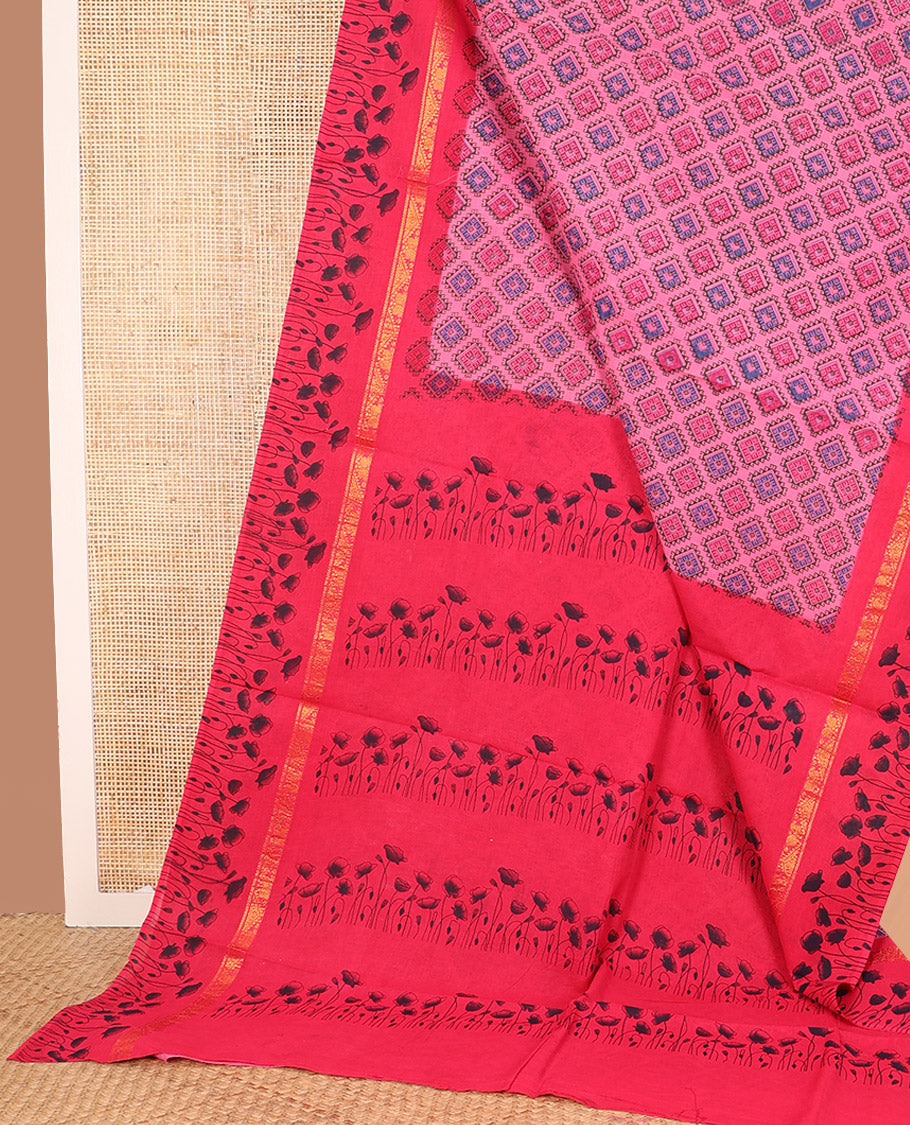 Pink Sungudi Cotton Saree Prettified with Diamond Buttas Print, Highlighted by Contrast Zari and Print Work Border of Floral Motifs, and Floral Printed Pallu