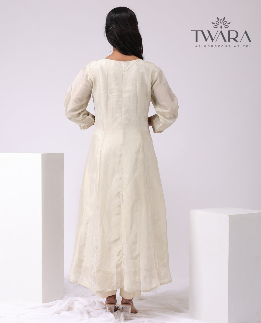 Twara cream floral embroidered v neck, 3/4 th sleeve , below knee lenght with straight pant & scallop border dupatta