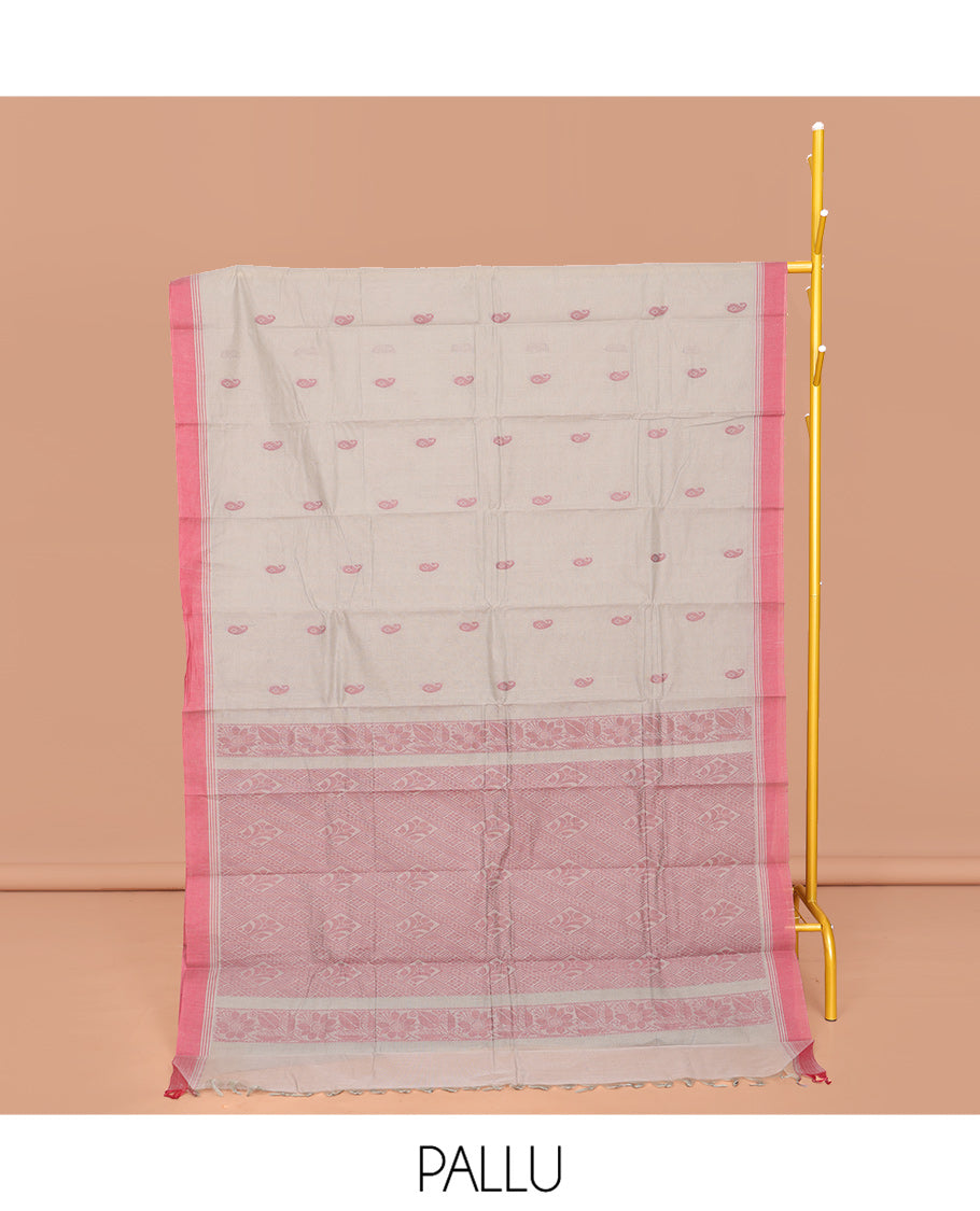 Grey Kanchi Cotton Saree, Adorned with Paisley Buttas All Over Its Body, Complemented by a Contrast Border, Pallu of Jaal Designs, and Paired with a Matching Blouse