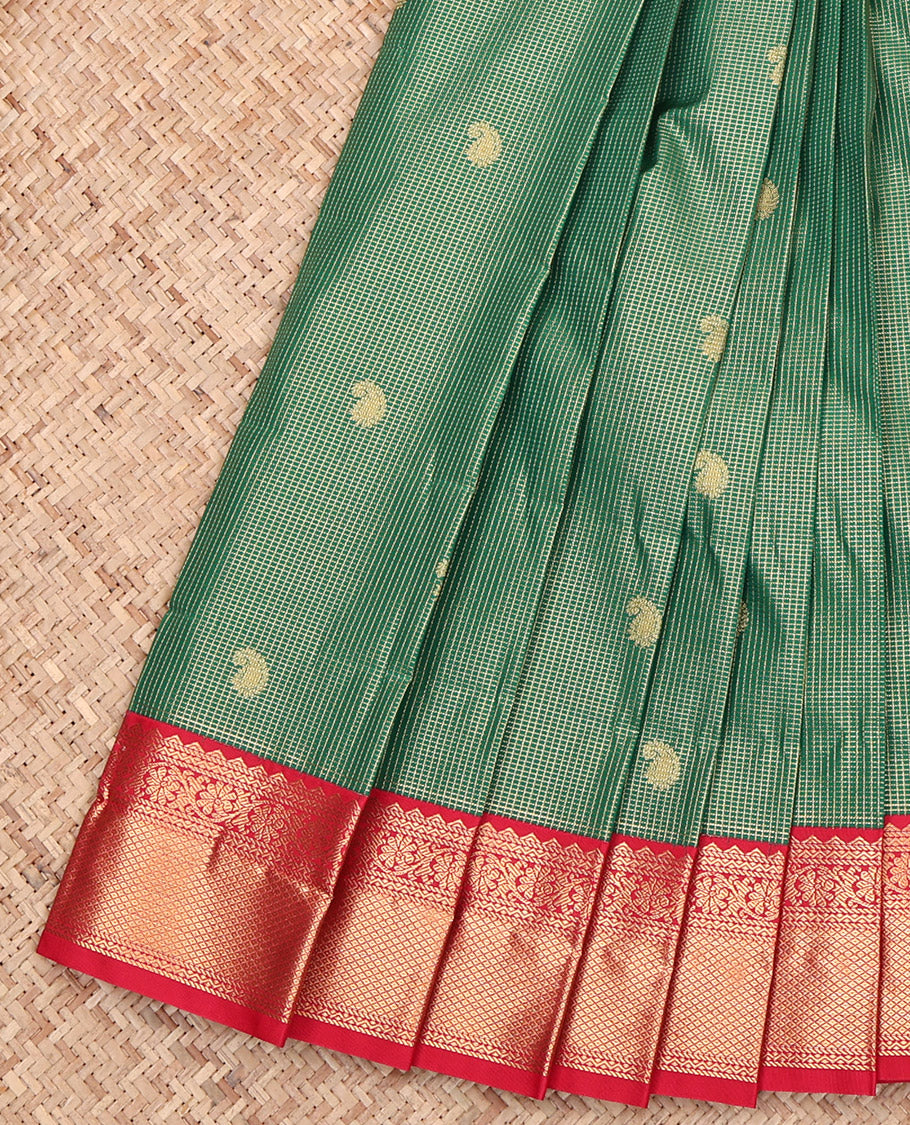 Green Budget Silk Saree, Embellished with Paisley Buttas and Checks, Captivating Contrast Traditional Zari Design Border, Grand Jaal Pallu, and a Contrast Blouse