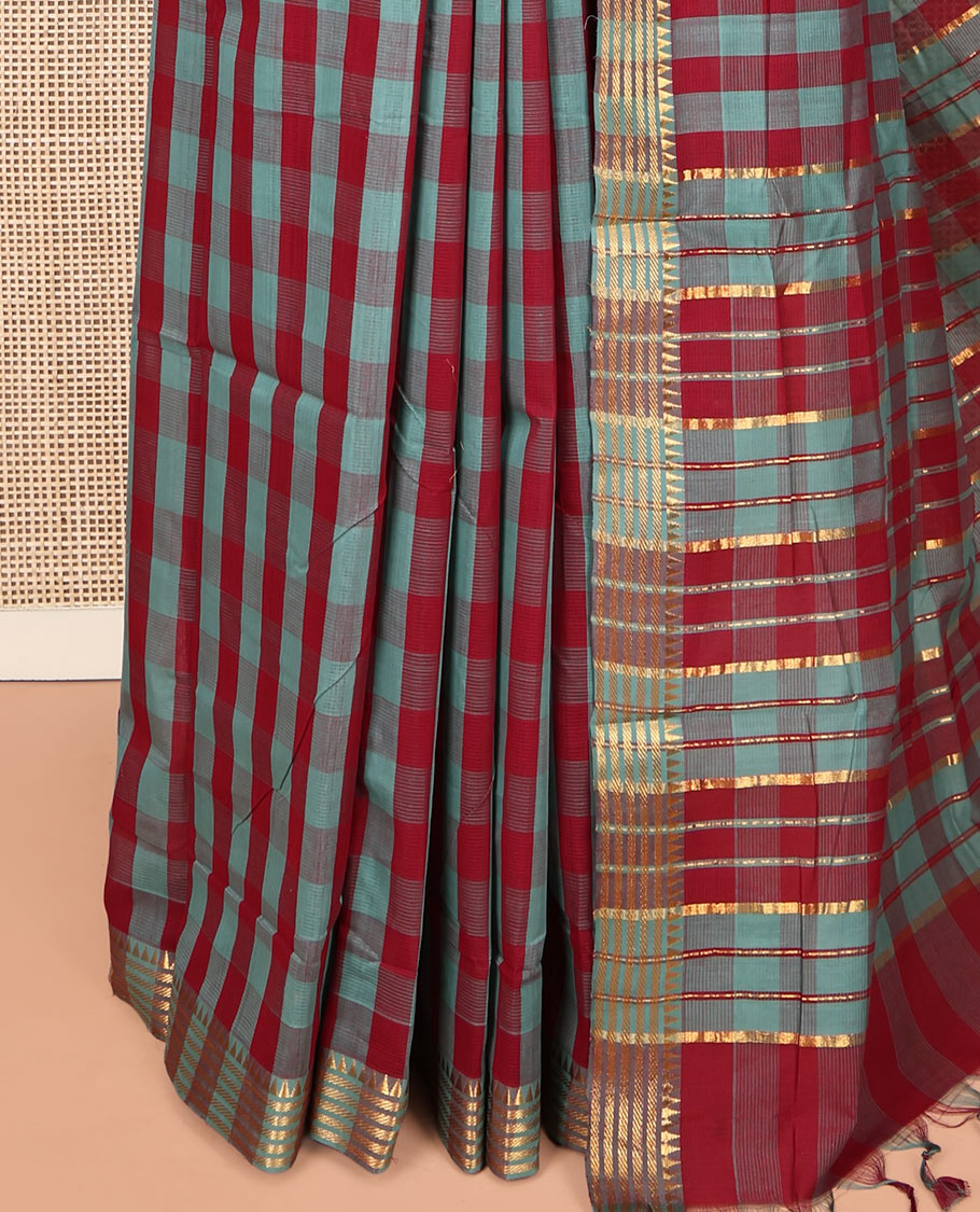 Multi-Color Checked Mangalgiri Cotton Saree, Highlighted by Zari Temple Border, Zari-Striped Pallu, and Paired with a Matching Blouse