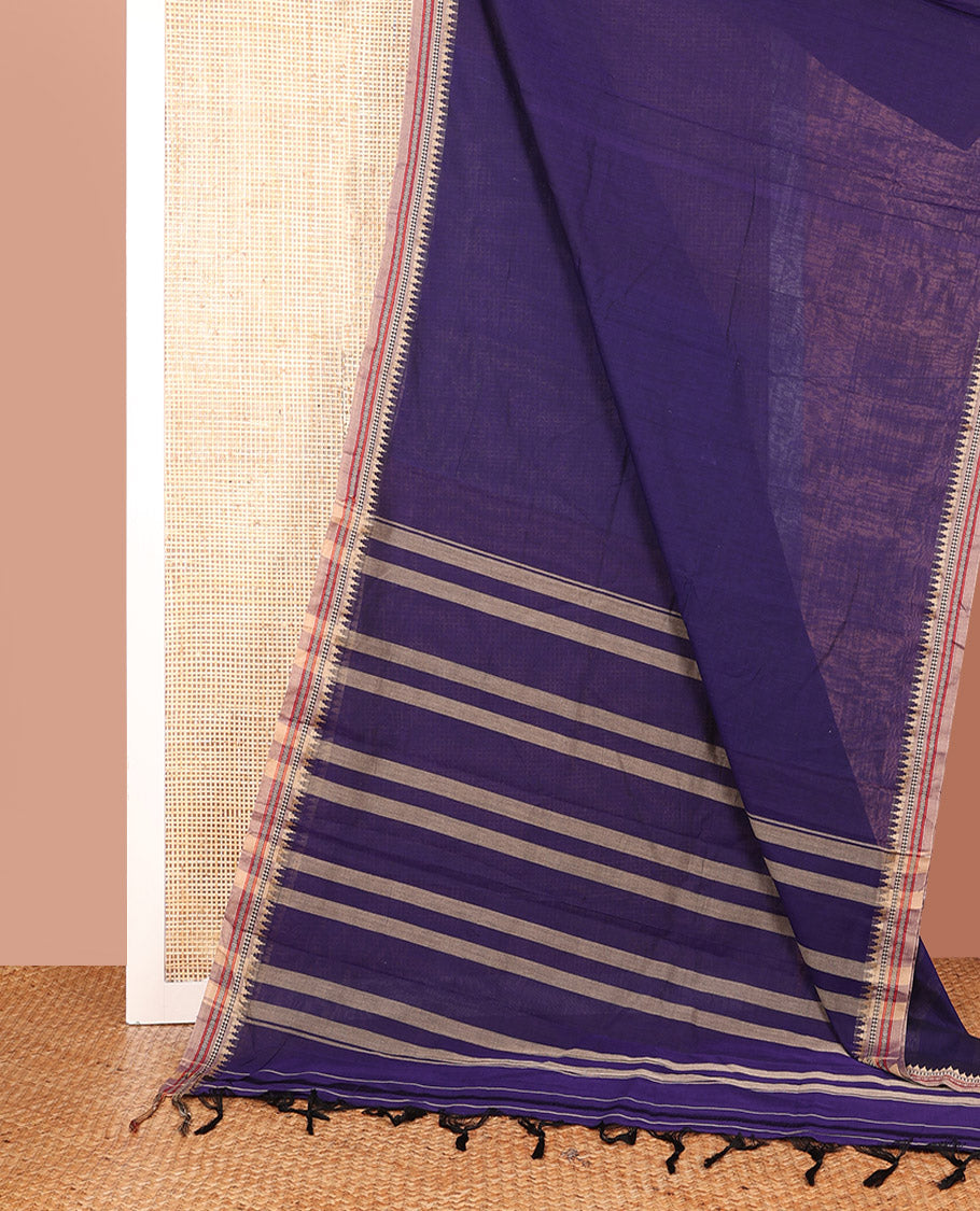 Blue Plain Narayanpet Cotton Saree, Complemented by a Contrast Traditional Thread Border, Vibrantly Striped Pallu, and Paired with a Matching Blouse