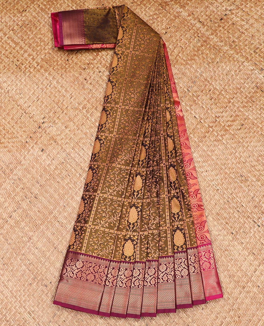 Green jacquard gift saree, contrast traditional zari border, and intricate pallu