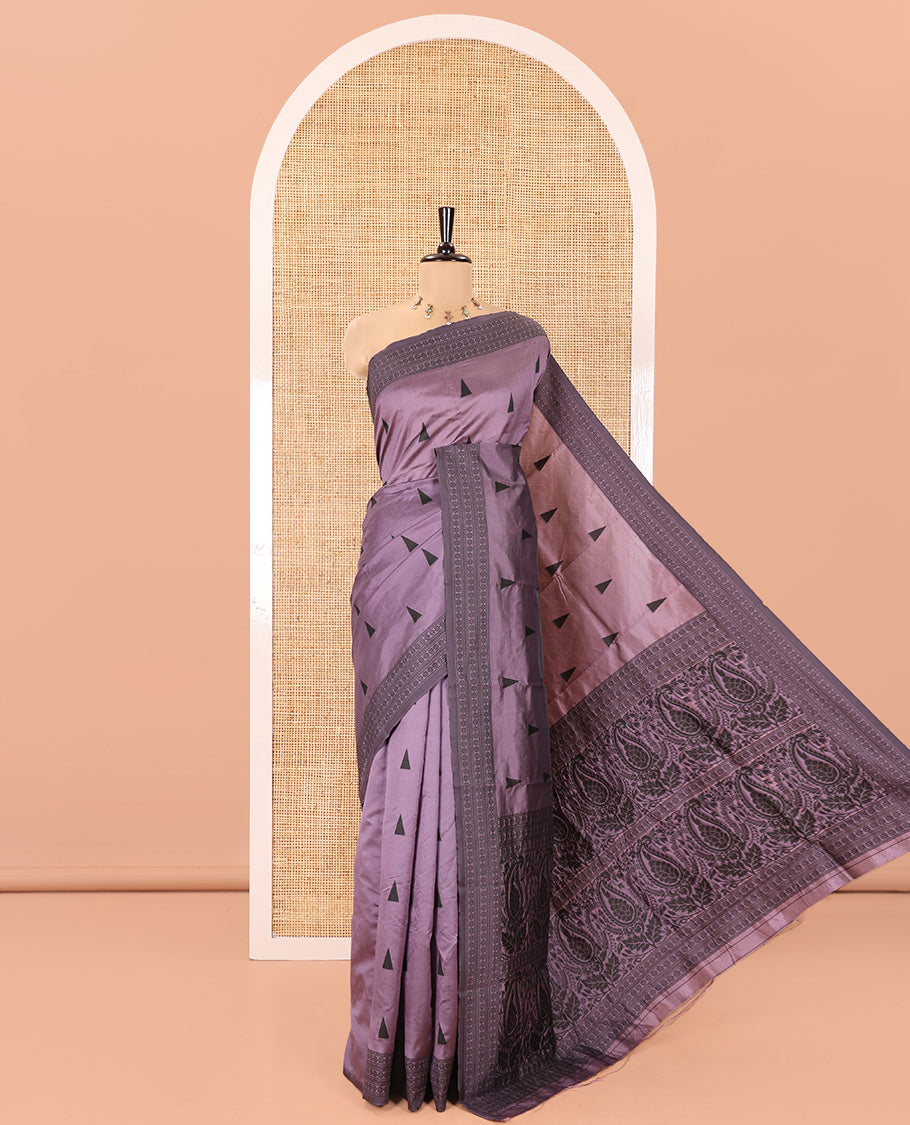 Lavender Kanchi Silk Saree, Adorned with Temple Buttas All Over Its Body, Subtly Sparkled With Floral Design Border, Pallu of Paisleys Design, and Paired with a Matching Blouse