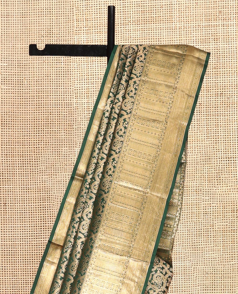 Green Kanchipuram Wedding Silk Saree, Prettified with Jacquard Design, Zari Border of Traditional Designs, Grand Pallu, and Matching Blouse