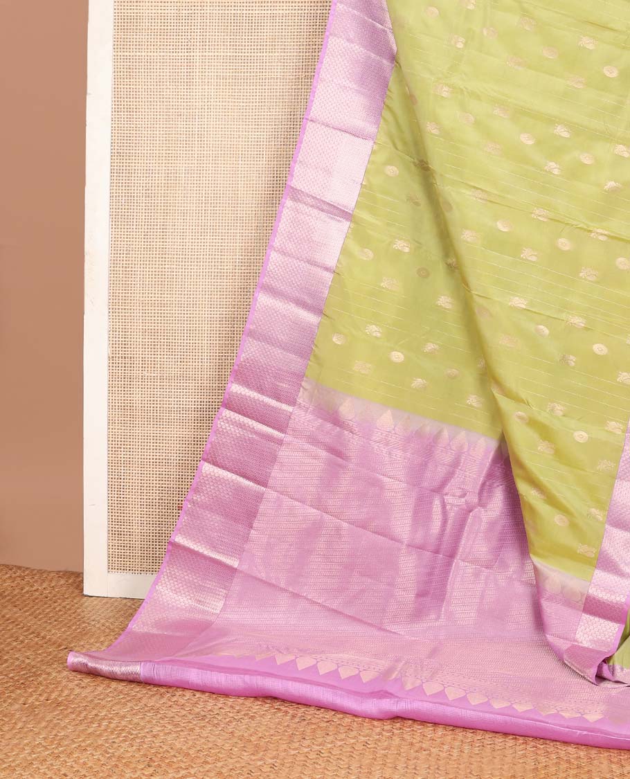 Green annam chakram buttas Vasundhara silk mix saree, contrast vanki & thilakam border & pallu of geometric designs