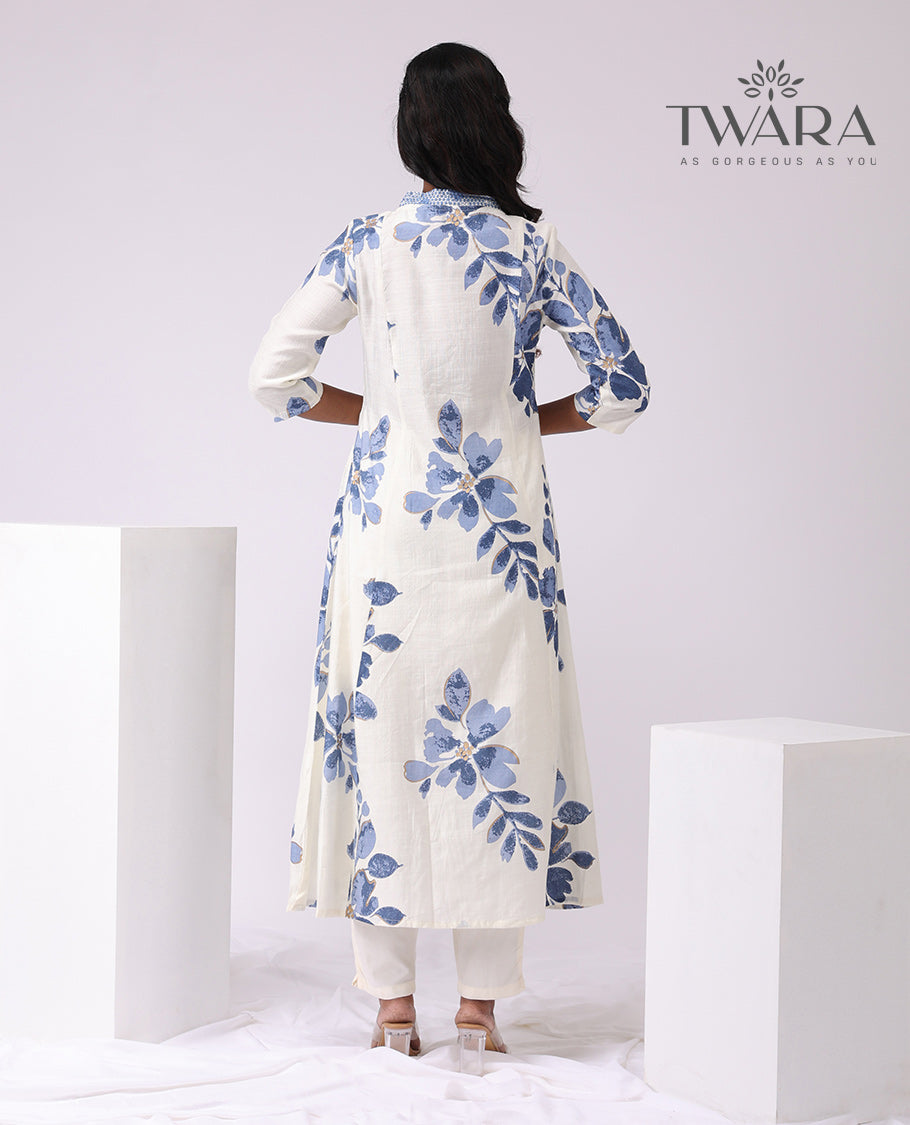 Twara white floral printed v neck, below knee lenght , 3/4 th sleeve kurti