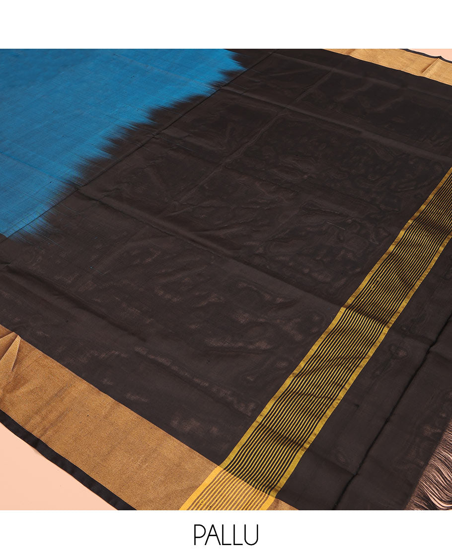 Blue Plain Uppada Silk Saree, Complemented by Contrast Bavanji Border, Plain Pallu, and Paired with a Contrast Blouse