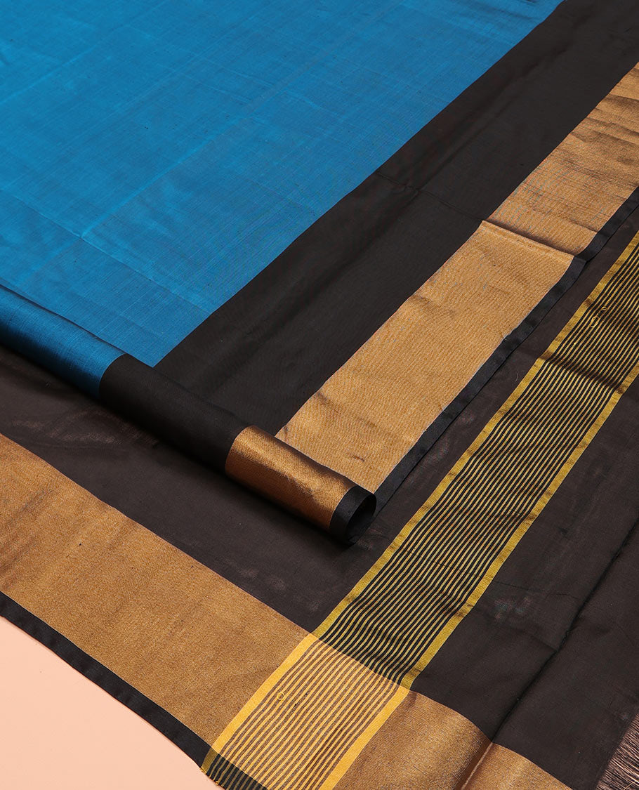 Blue Plain Uppada Silk Saree, Complemented by Contrast Bavanji Border, Plain Pallu, and Paired with a Contrast Blouse