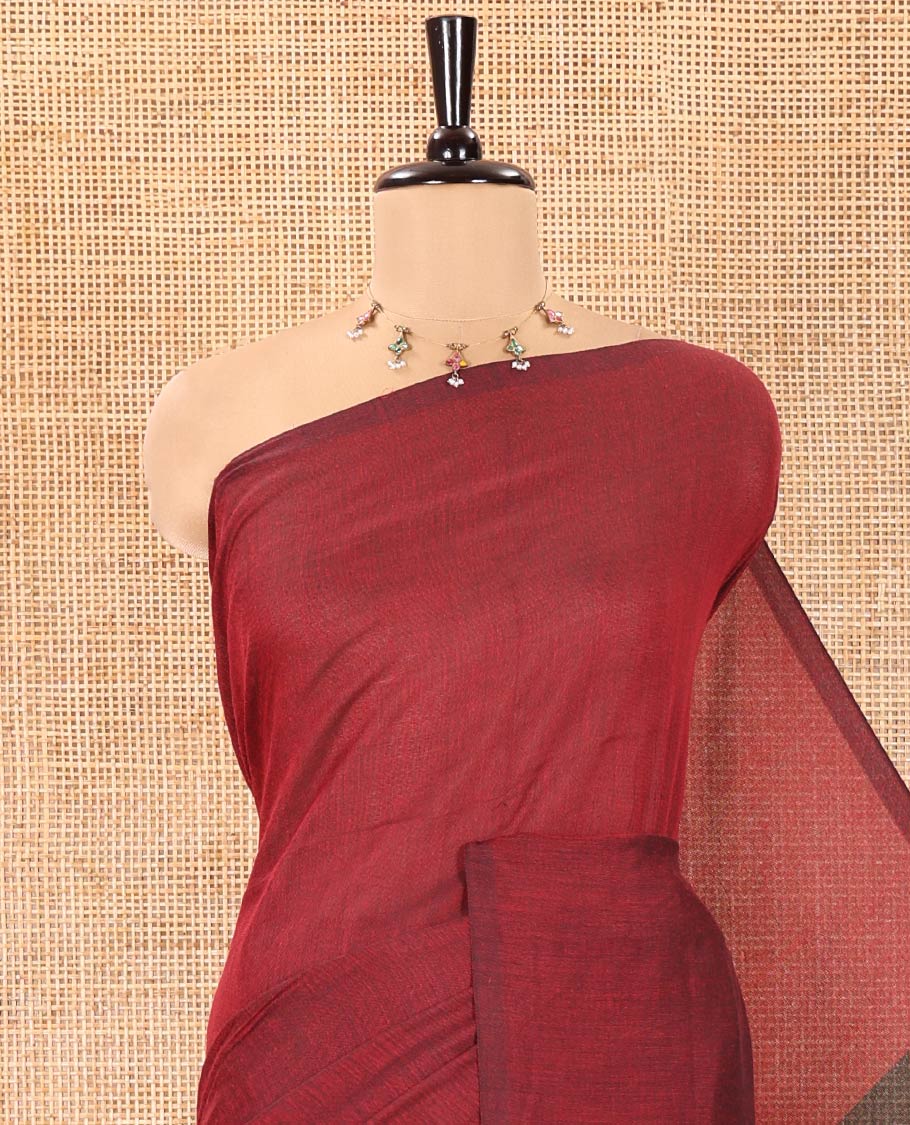 Borderless Red and Black Plain Khadi Mul Cotton Saree, Highlighted by Captivating Contrast Colored Pallu, and Paired with a Contrast Blouse